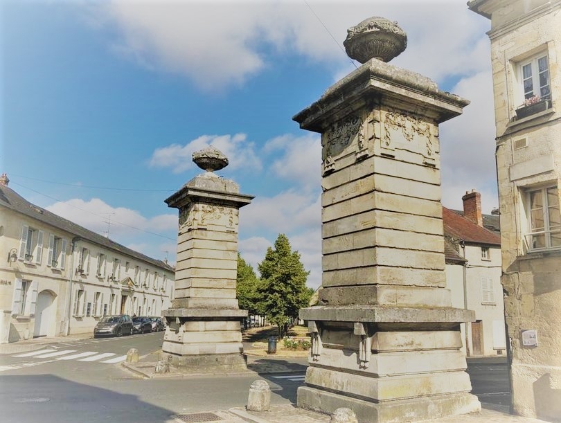 Les piliers de Magny en Vexin. Les piliers de Magny en Vexin.